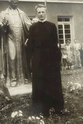 Carmo Gregory, jovem